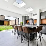 Stylish & Spacious 4Br Home