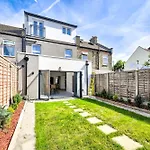 Stylish & Spacious 4Br Home