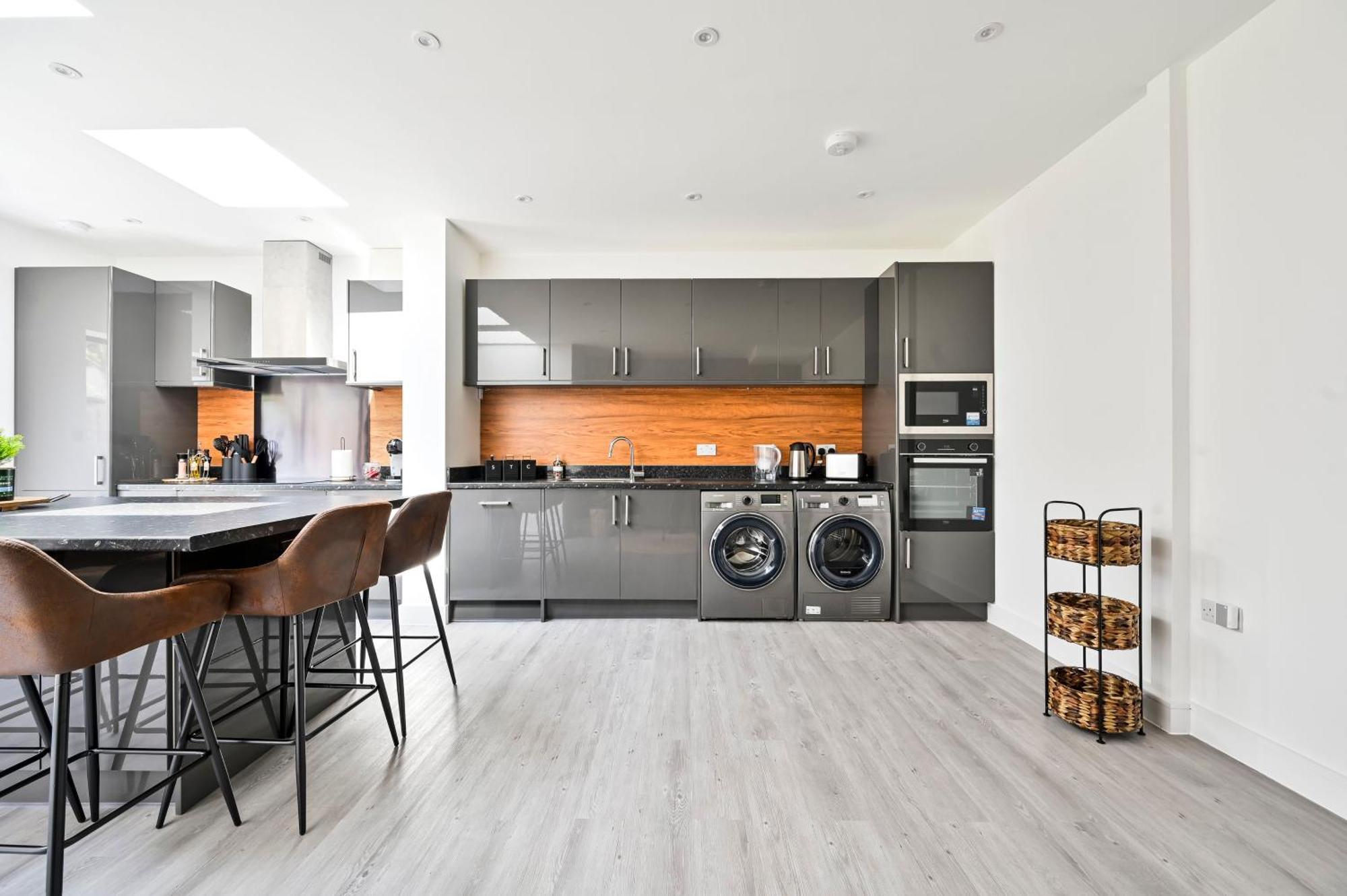 Stylish & Spacious 4br Homestay *