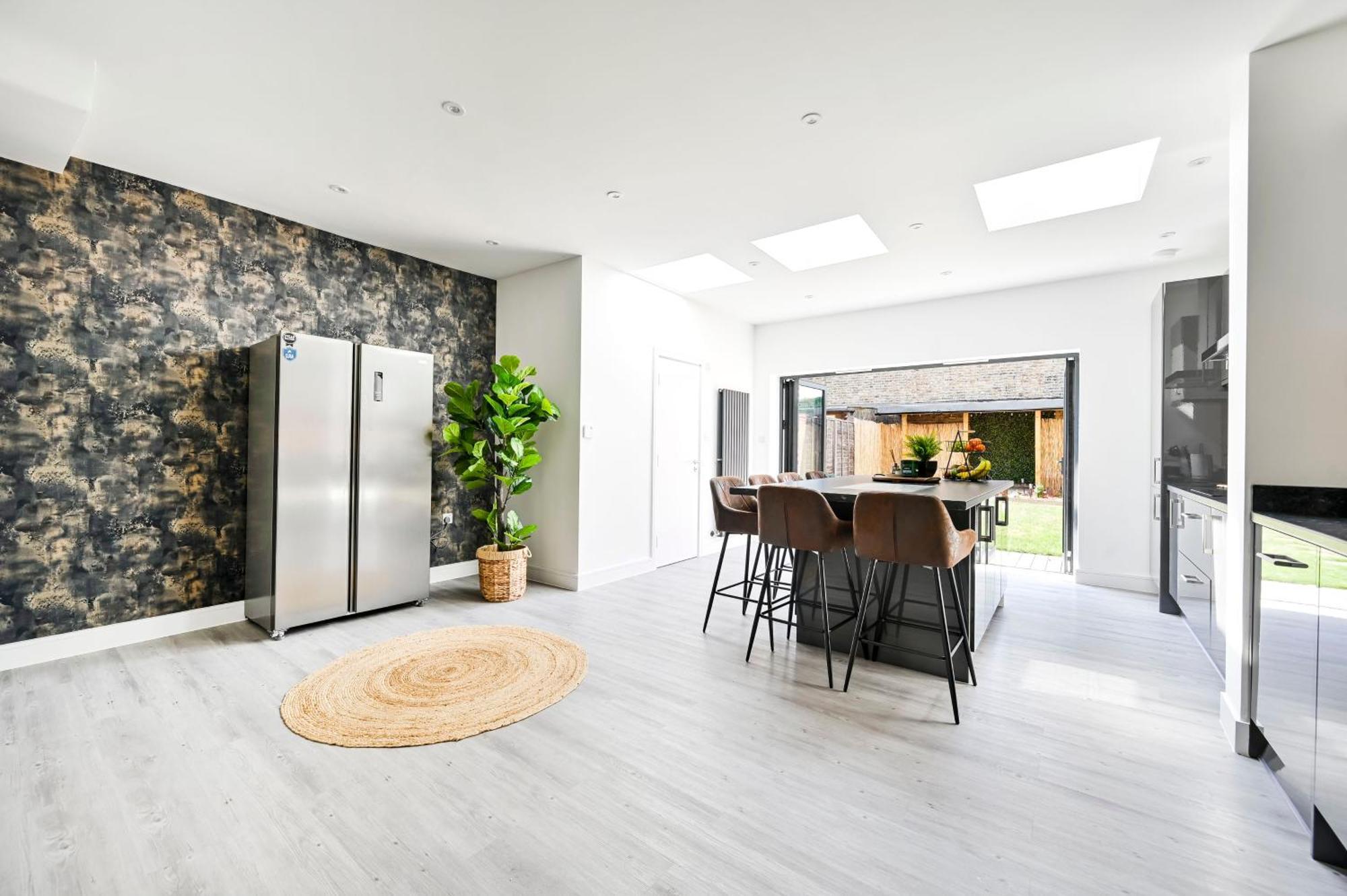 Stylish & Spacious 4br Homestay London