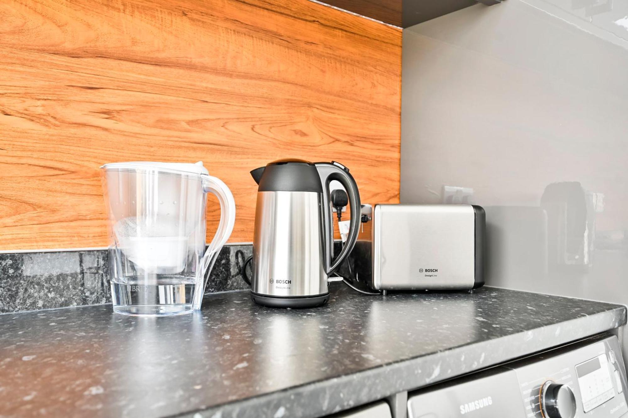 Stylish & Spacious 4br Homestay London