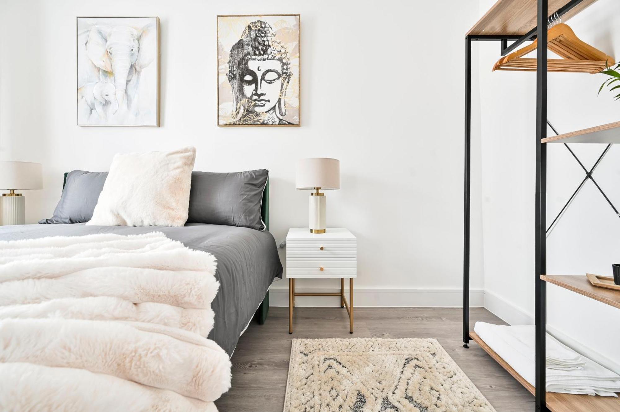 Stylish & Spacious 4br