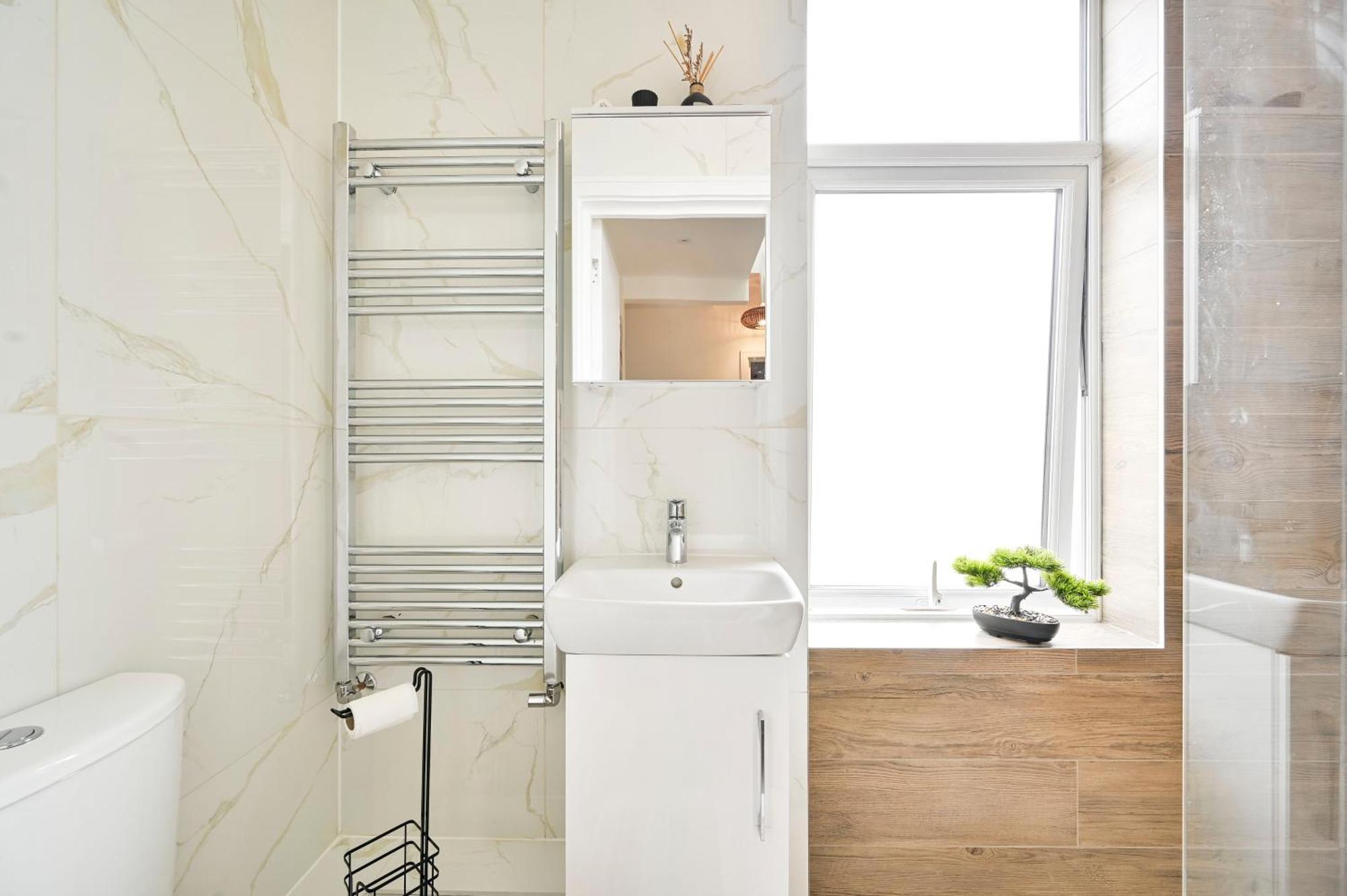 Stylish & Spacious 4br London