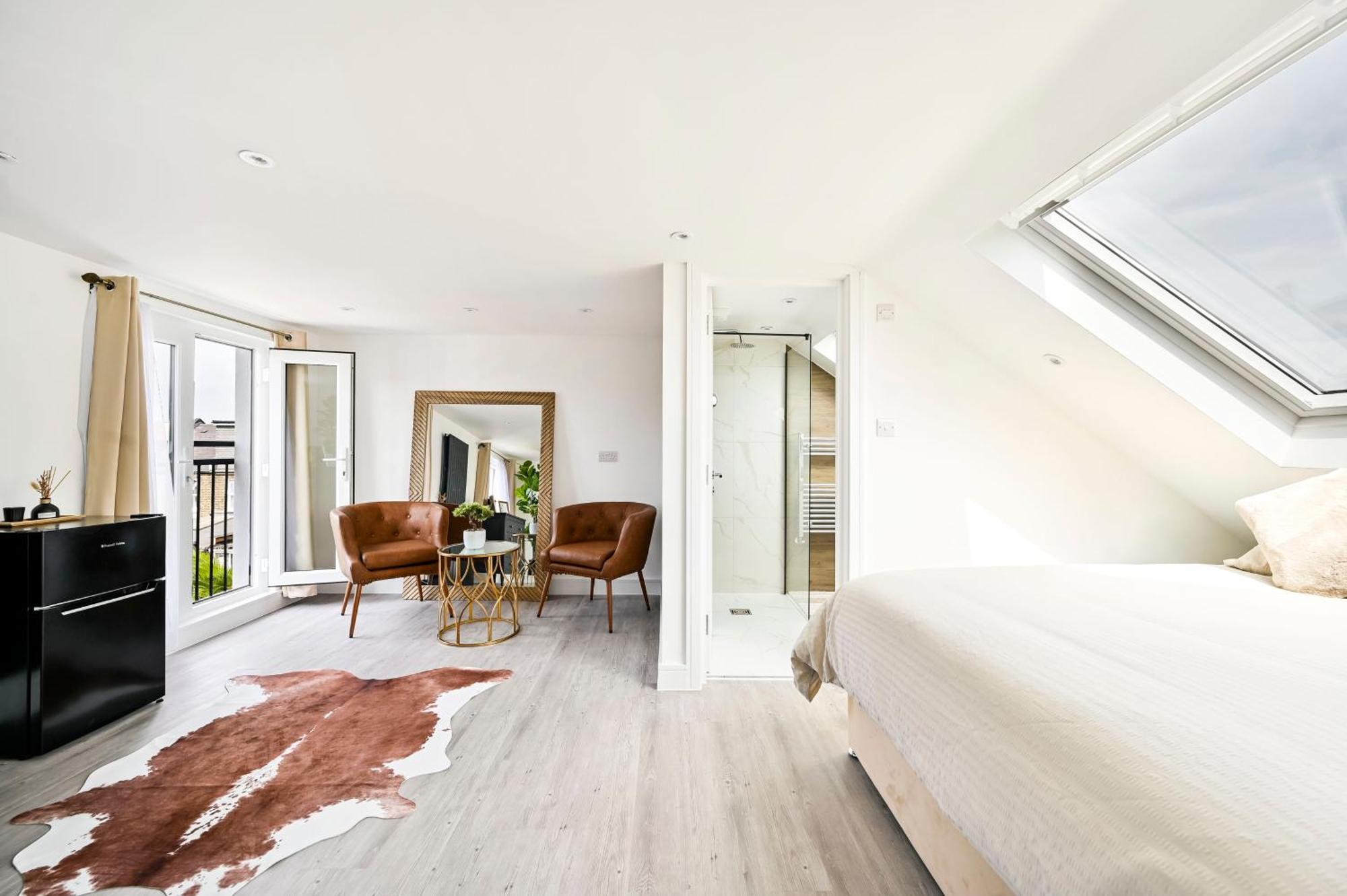 Stylish & Spacious 4br