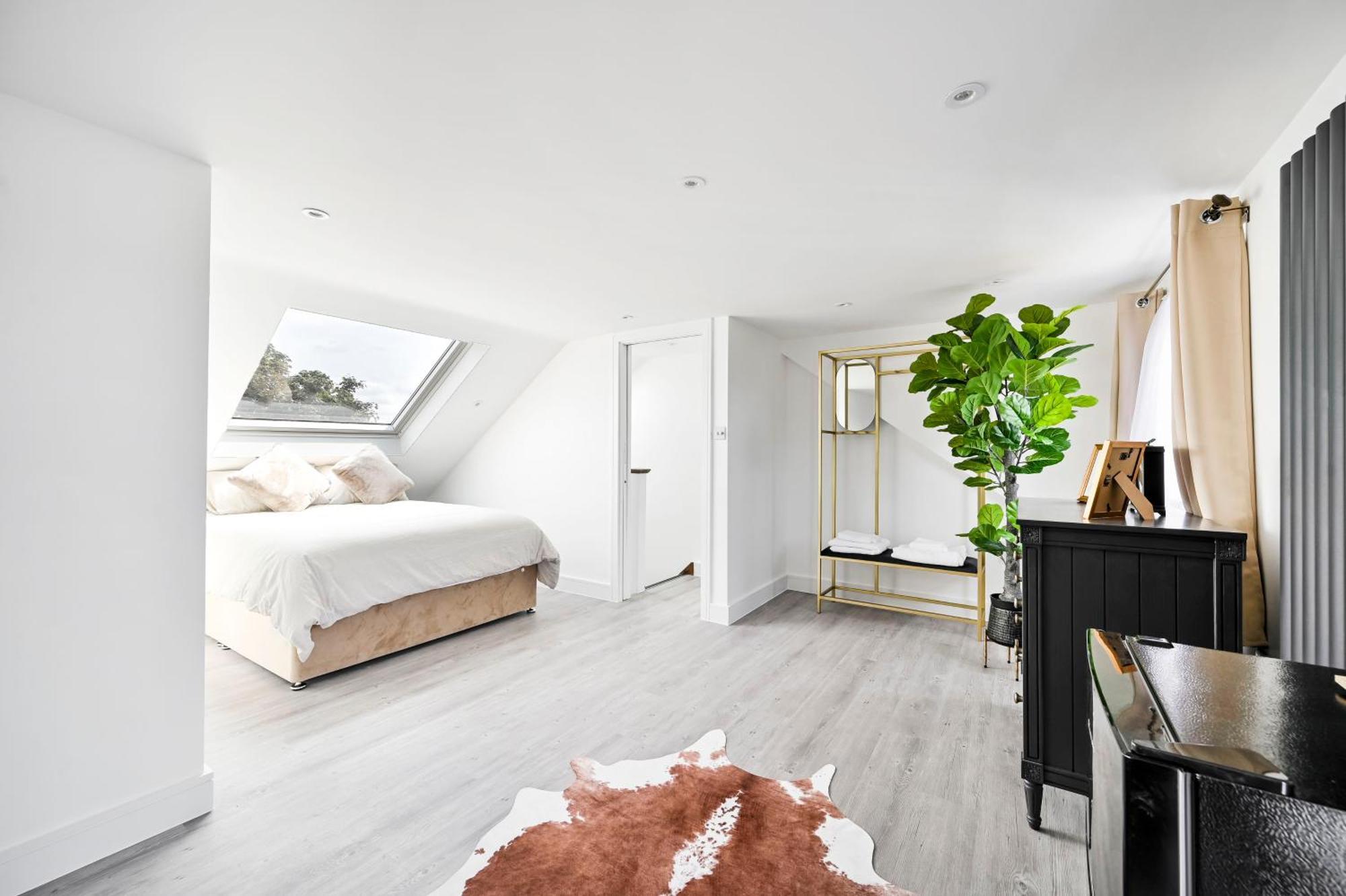 Stylish & Spacious 4br *