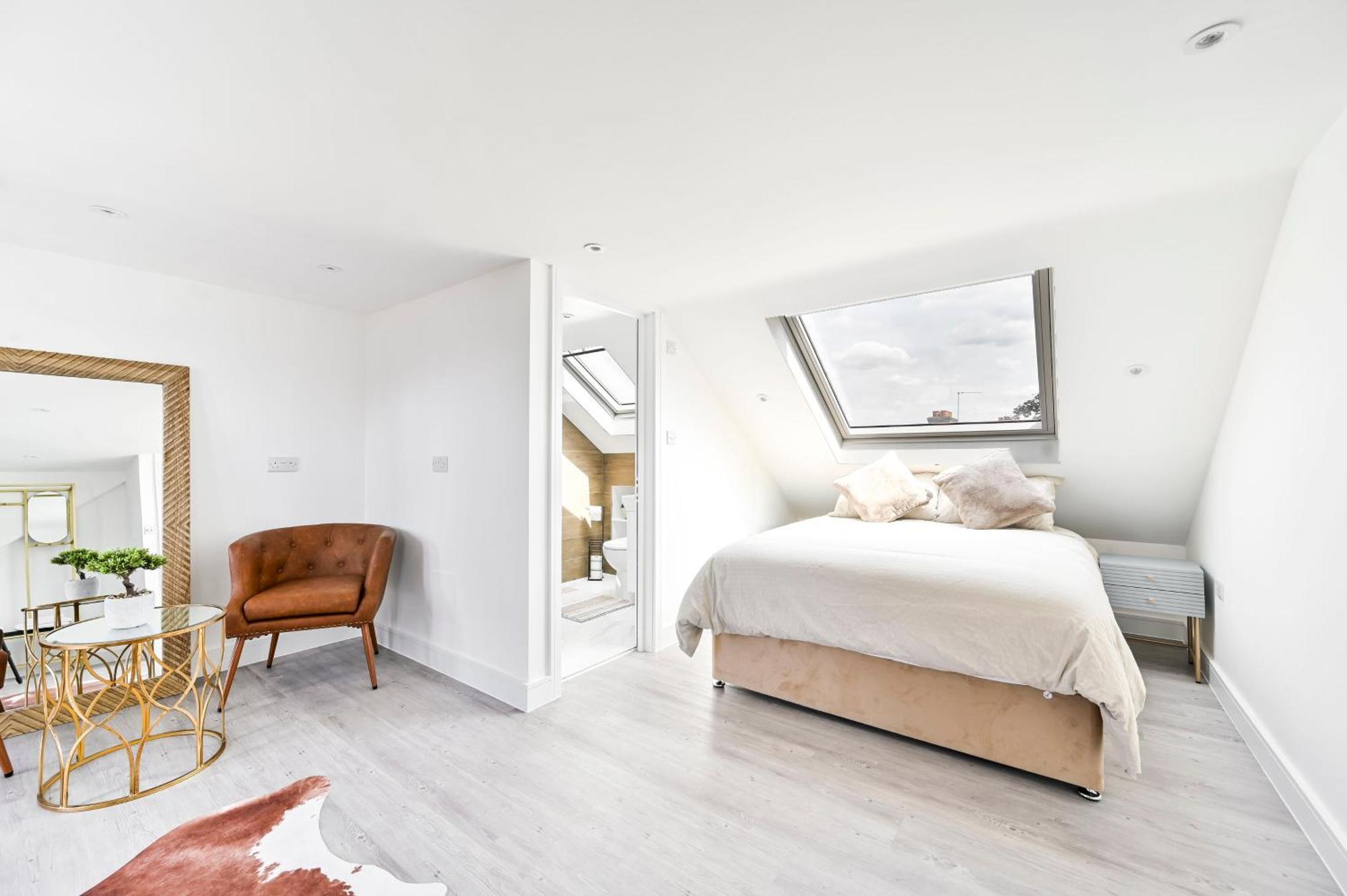 Stylish & Spacious 4br Homestay London